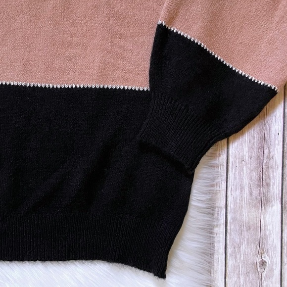 Leopard Colorblock Women’s Sweater - Picture 3 of 6